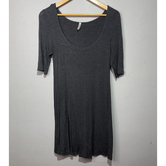 Old Navy Dresses & Skirts - Old Navy Short Sleeve Swing Dress Women’s Size Small Black Knee Length